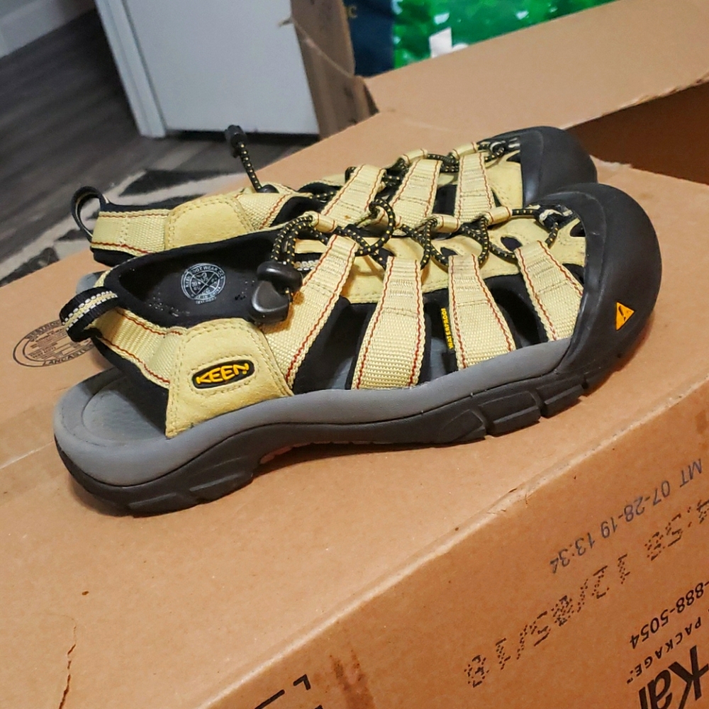 Water shoes
